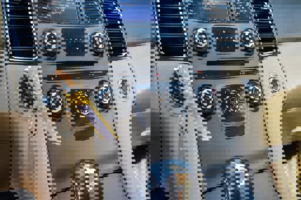 Used 2013 Ford Taurus SE image 22