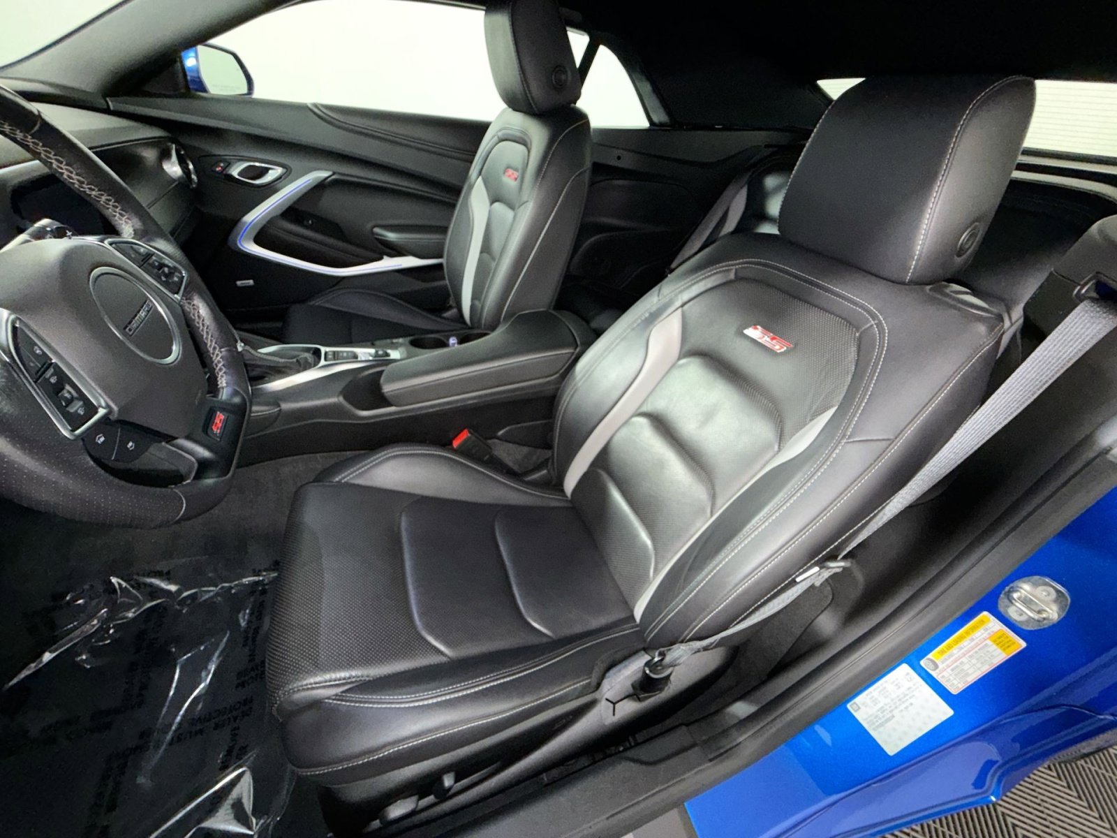 Used 2018 Chevrolet Camaro SS RWD image 13