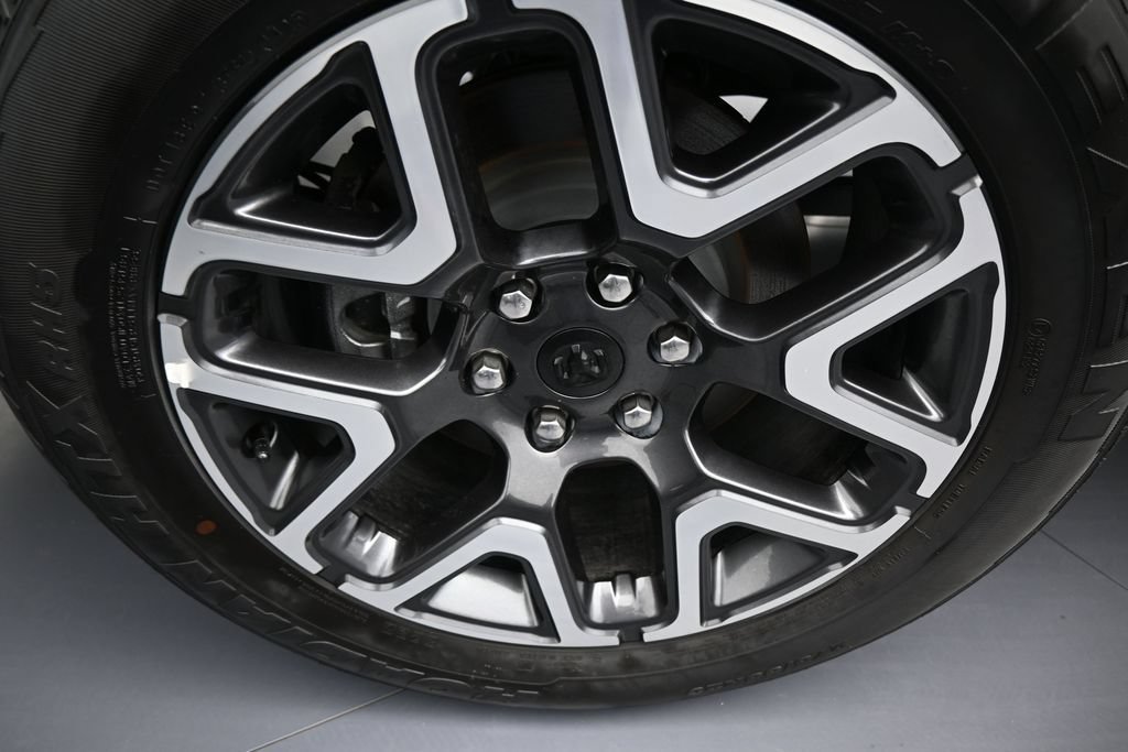 Used 2026 RAM 1500 Laramie AWD/4WD image 46