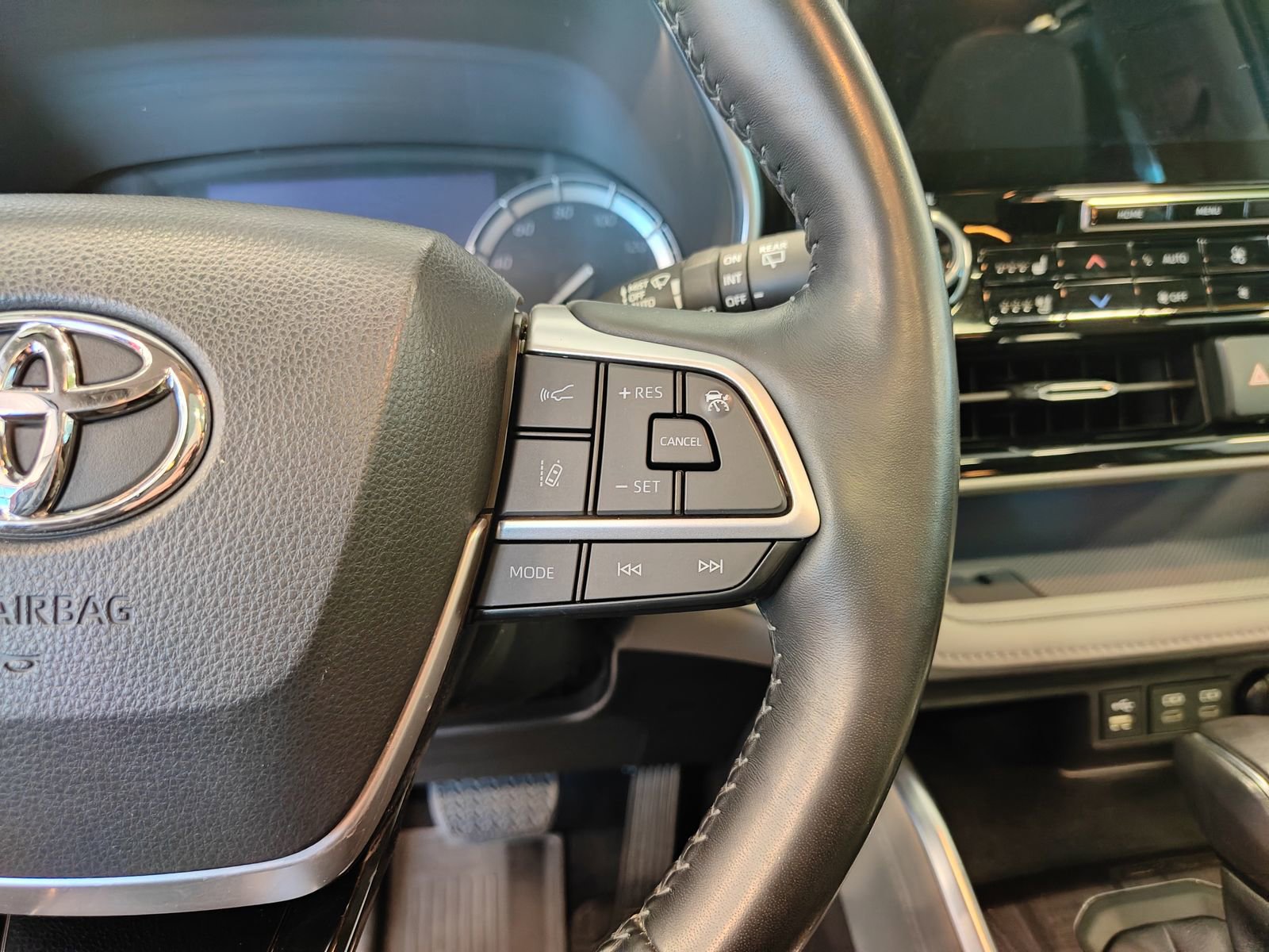 Used 2022 Toyota Highlander Platinum image 27