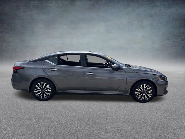 Used 2023 Nissan Altima 2.5 SV w/ SV Premium Package image 5