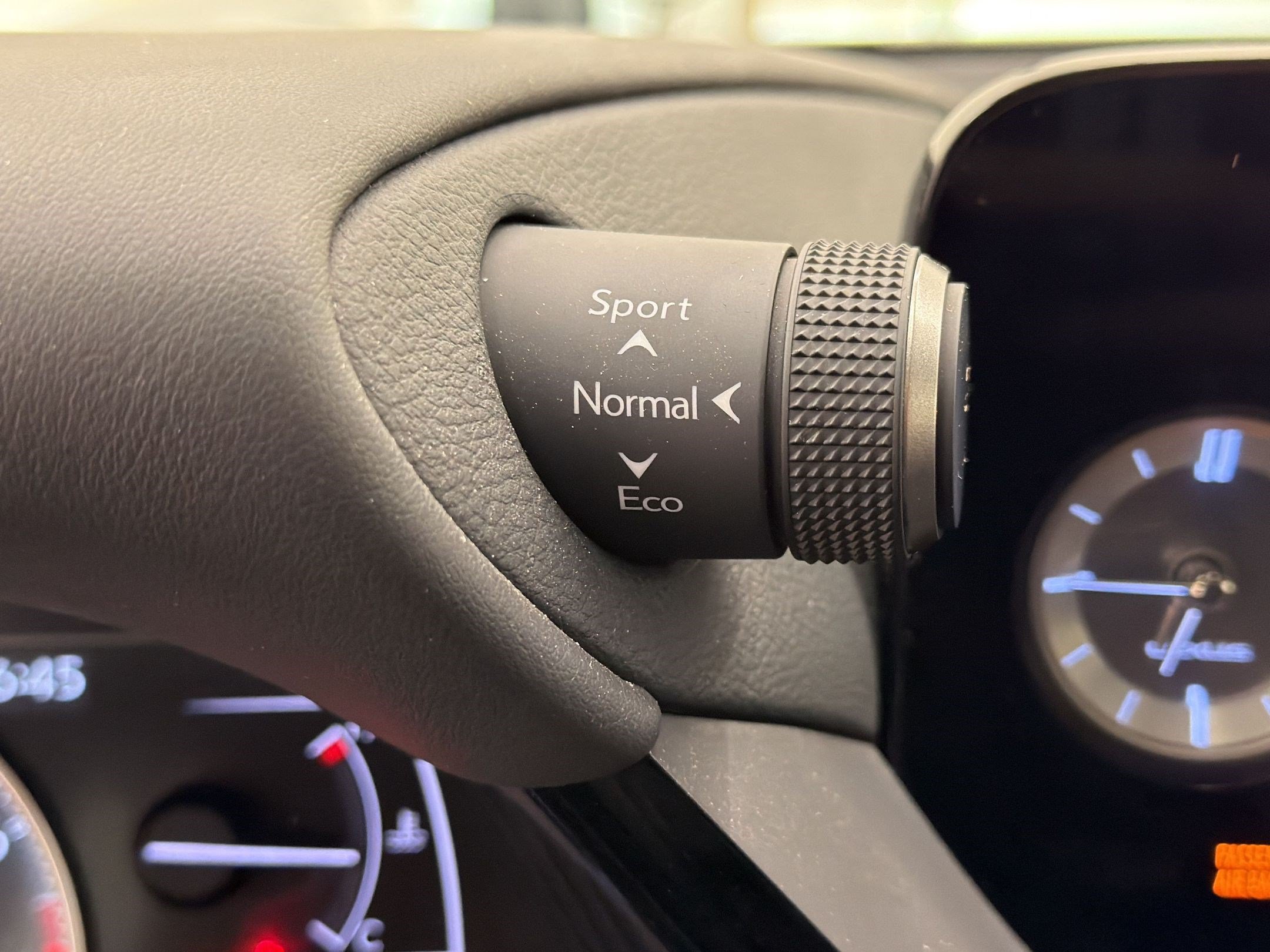 Used 2024 Lexus ES 350 w/ Accessory Package (Z1) FWD image 21