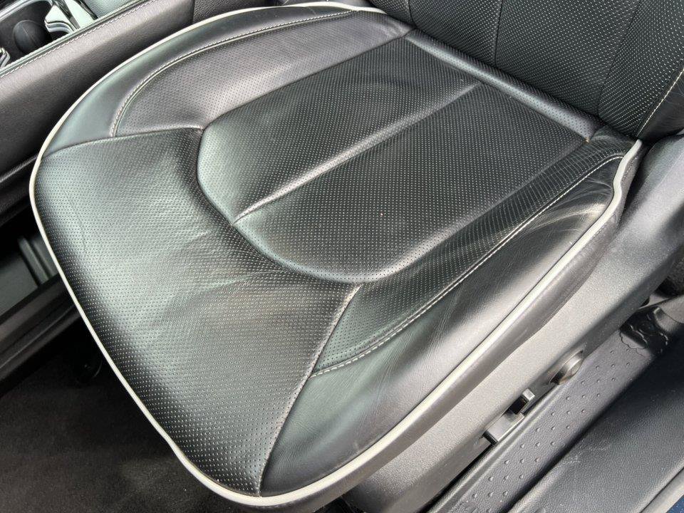 Used 2025 Chrysler Pacifica Limited FWD image 15