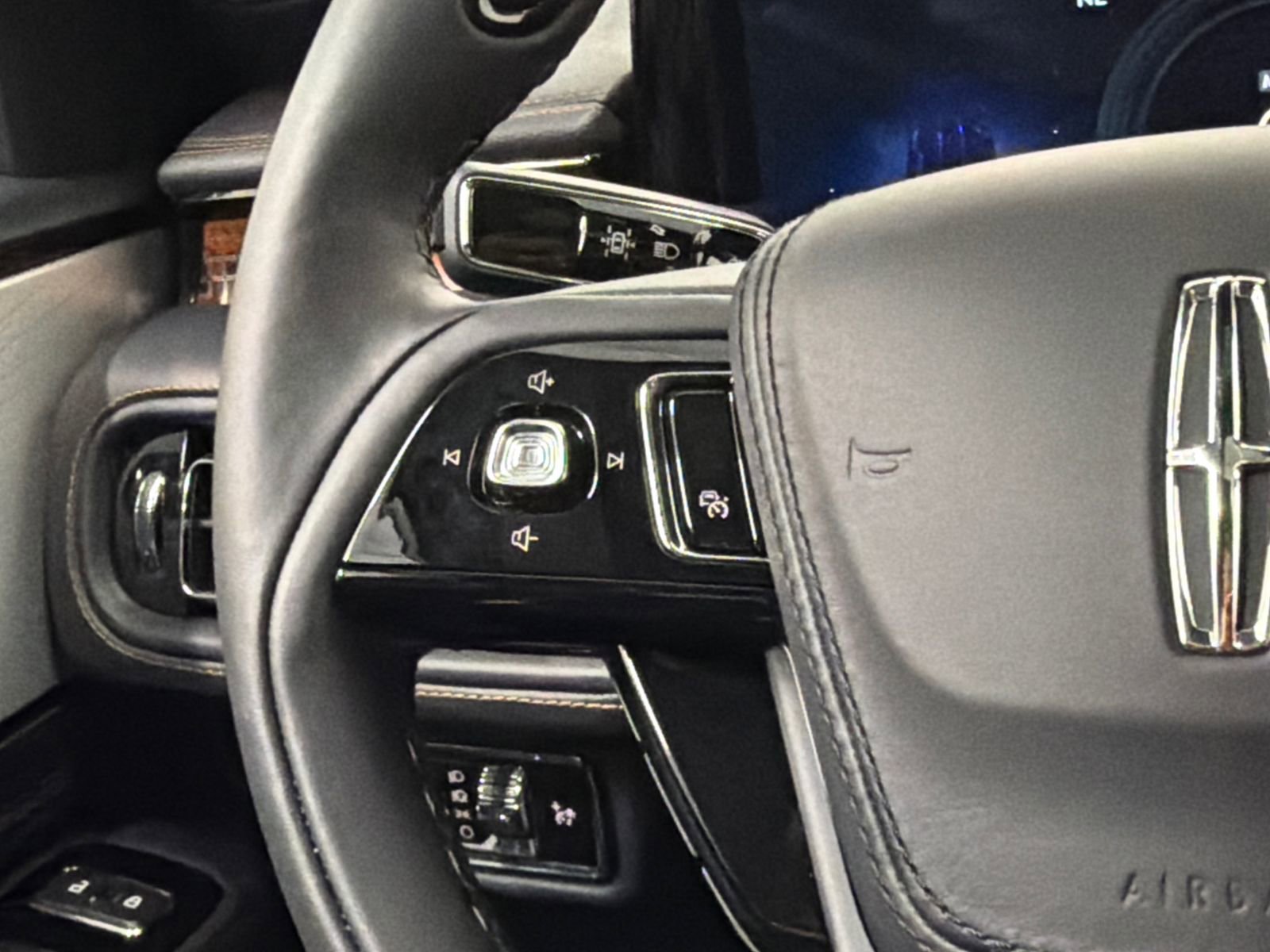New 2026 Lincoln Aviator Black Label w/ Dynamic Handling Package AWD/4WD image 26