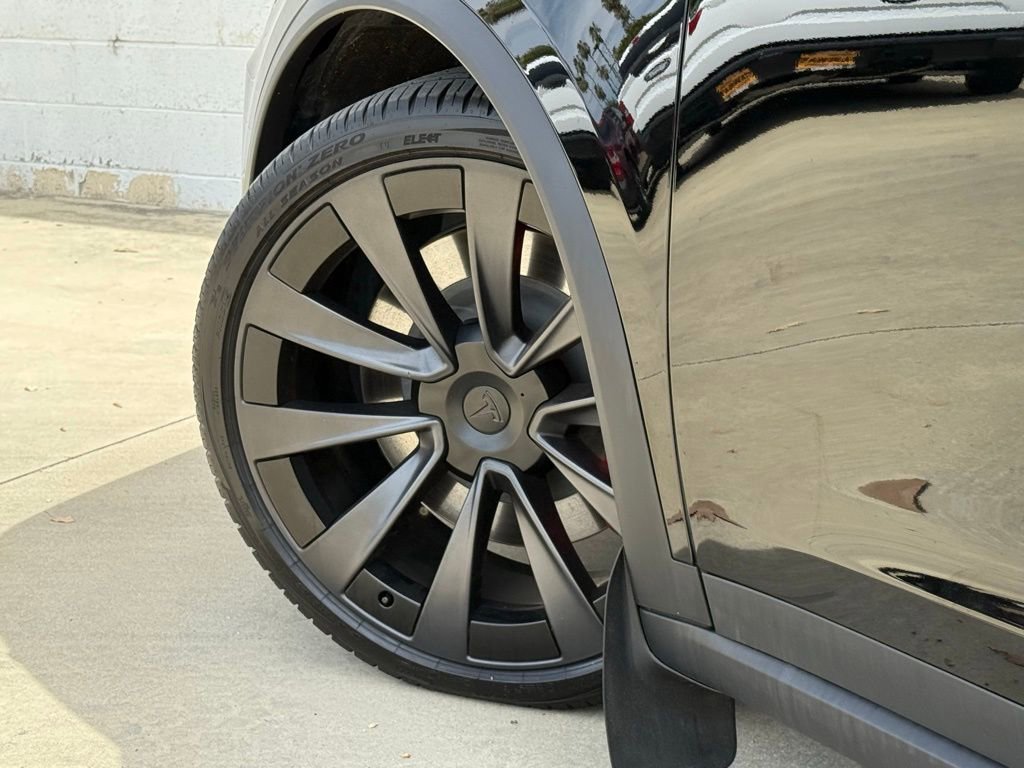 Used 2023 Tesla Model X Plaid image 17