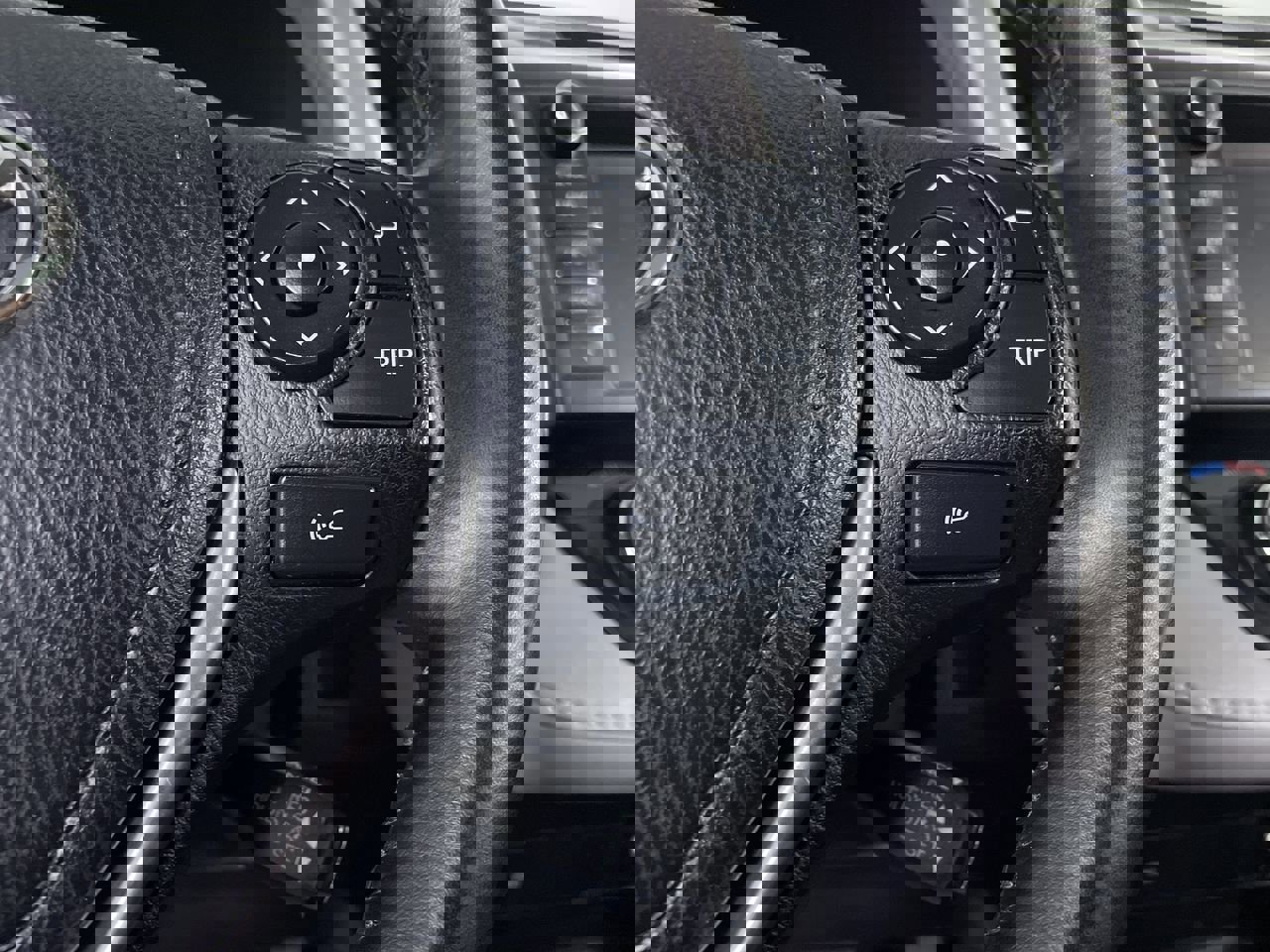 Used 2018 Toyota RAV4 XLE image 28