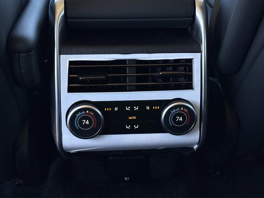 New 2025 Land Rover Range Rover SE image 26