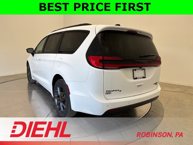 New 2026 Chrysler Pacifica Limited w/ S Appearance Package image 5