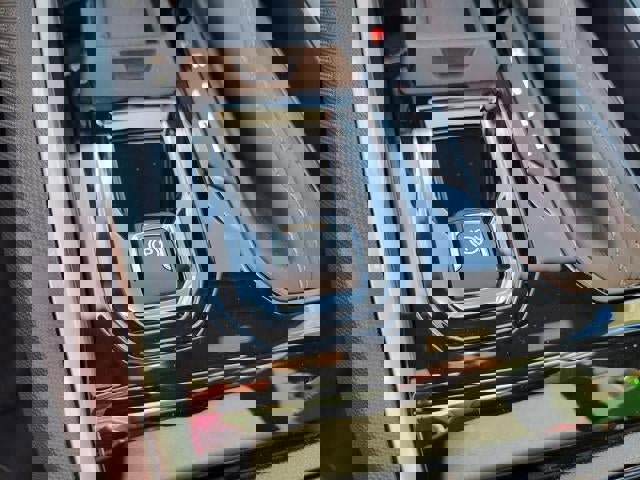 New 2025 Chevrolet Colorado LT w/ LT Convenience Package image 15