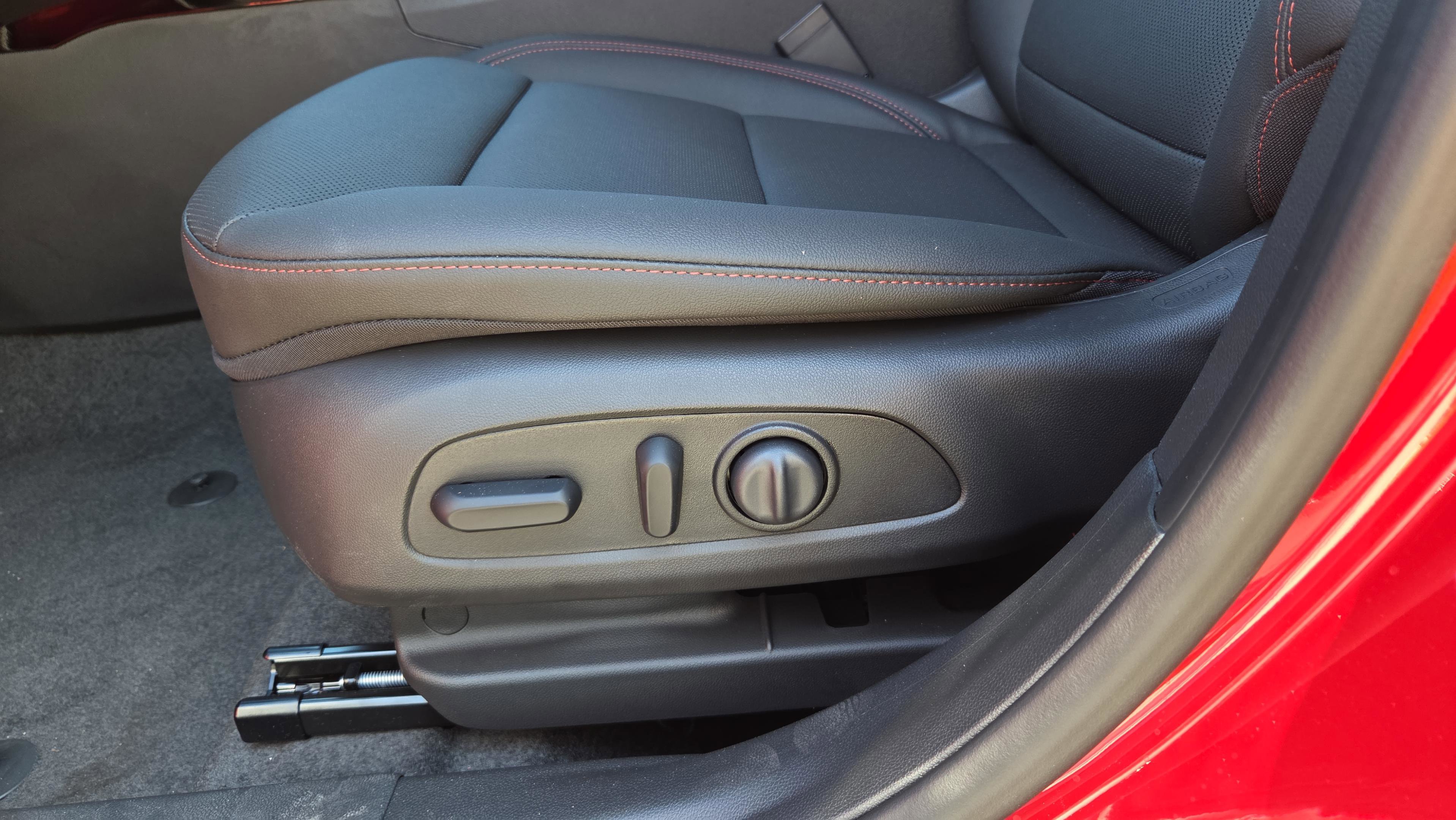 New 2026 Chevrolet Trax RS w/ Driver Confidence Package image 16