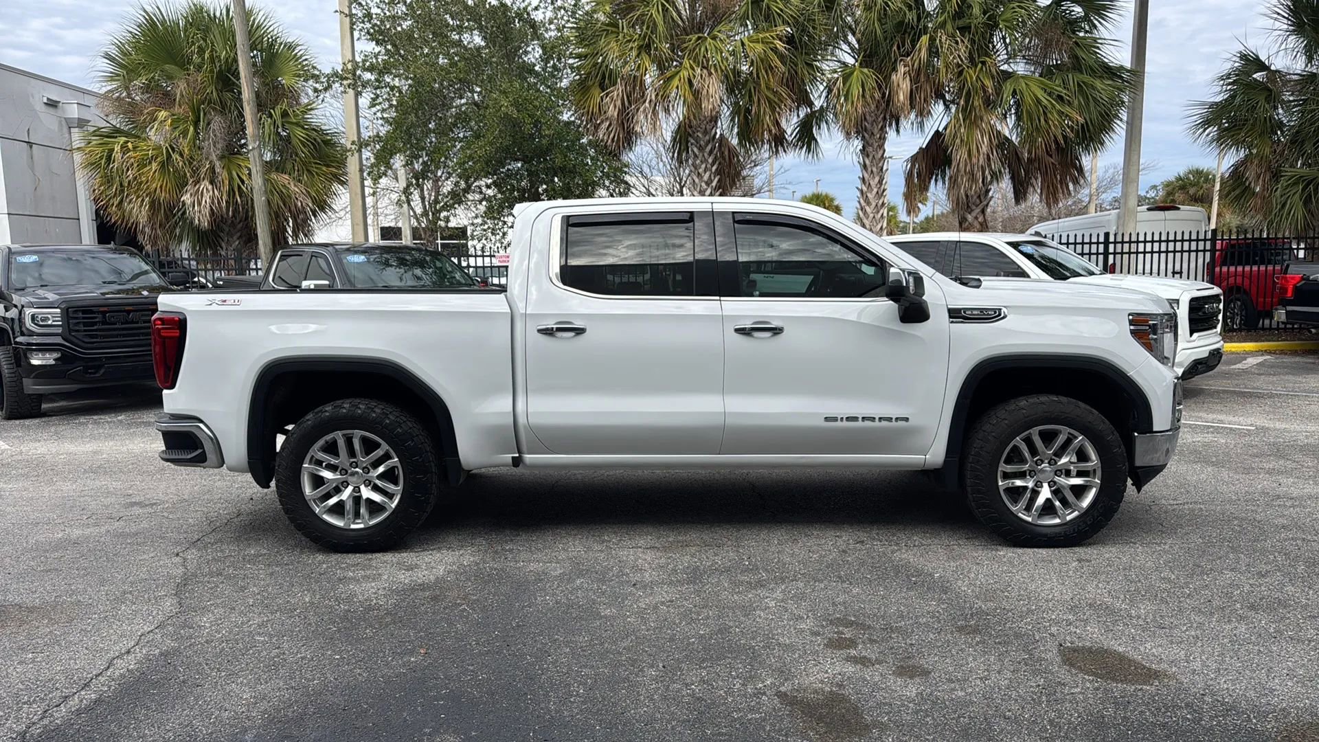 Used 2019 GMC Sierra 1500 SLT w/ SLT Premium Package AWD/4WD image 8