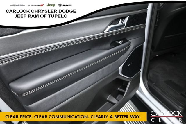 Used 2025 Jeep Wagoneer Series III w/ Premium Group I AWD/4WD image 27