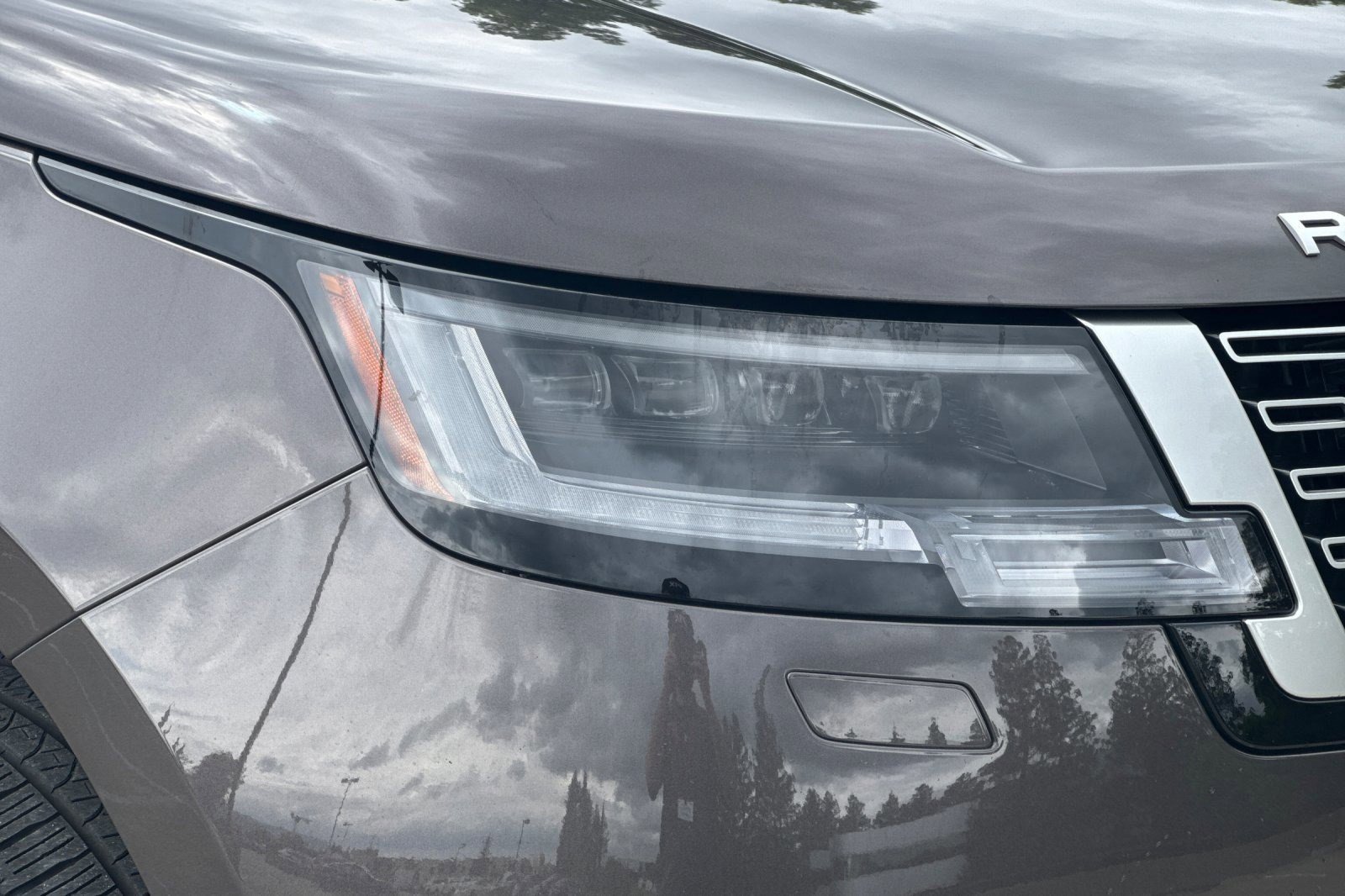 Used 2023 Land Rover Range Rover Long Wheelbase Autobiography image 11