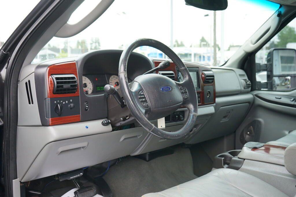 Used 2005 Ford F250 Lariat AWD/4WD image 10