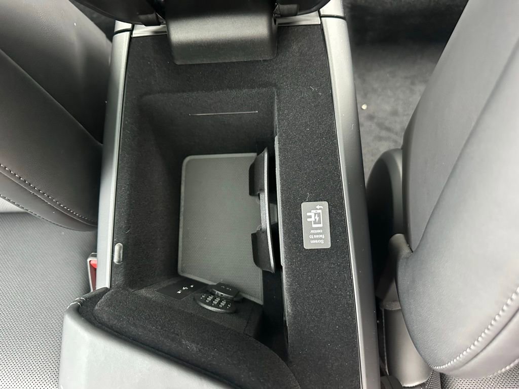 Used 2026 Porsche Taycan 4S image 29