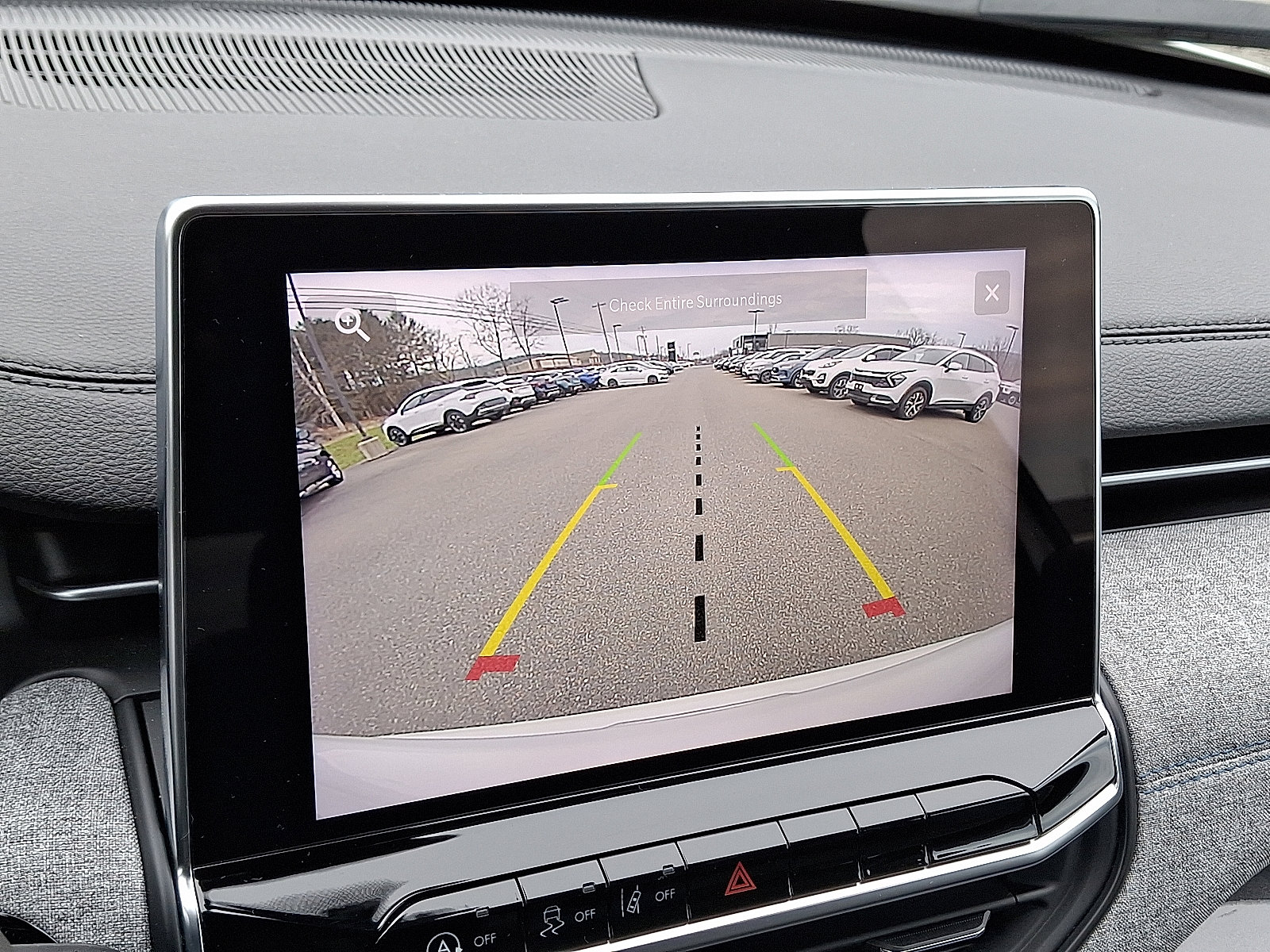 Used 2024 Jeep Compass Latitude image 17