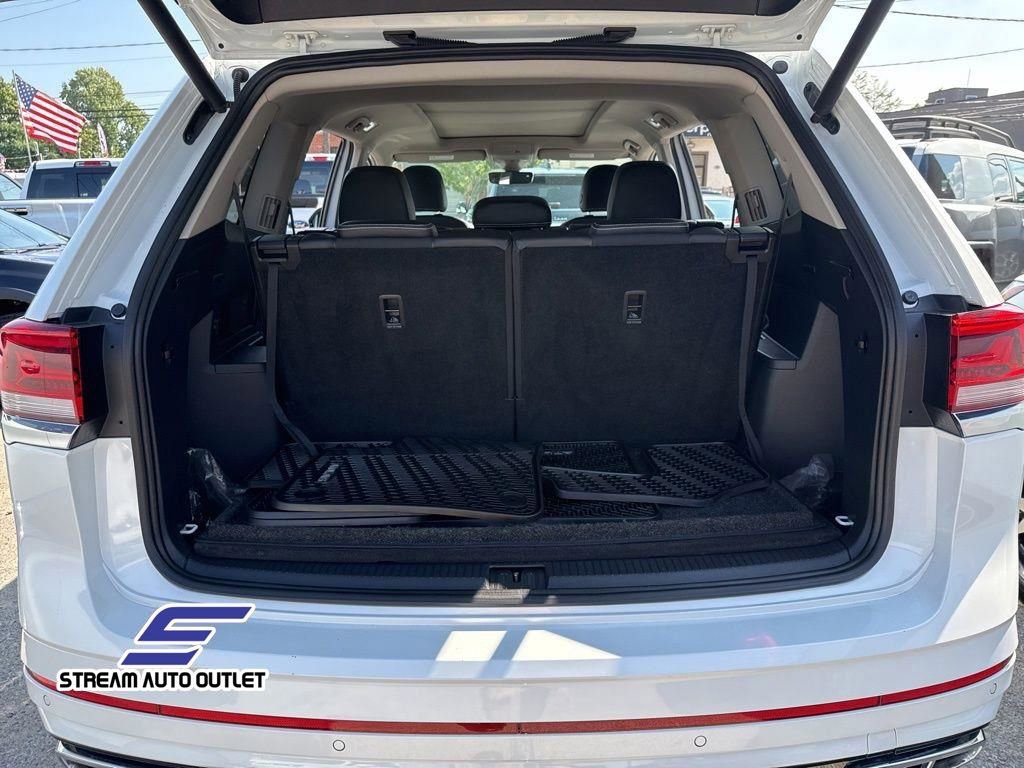 Used 2022 Volkswagen Atlas SEL R-Line image 9