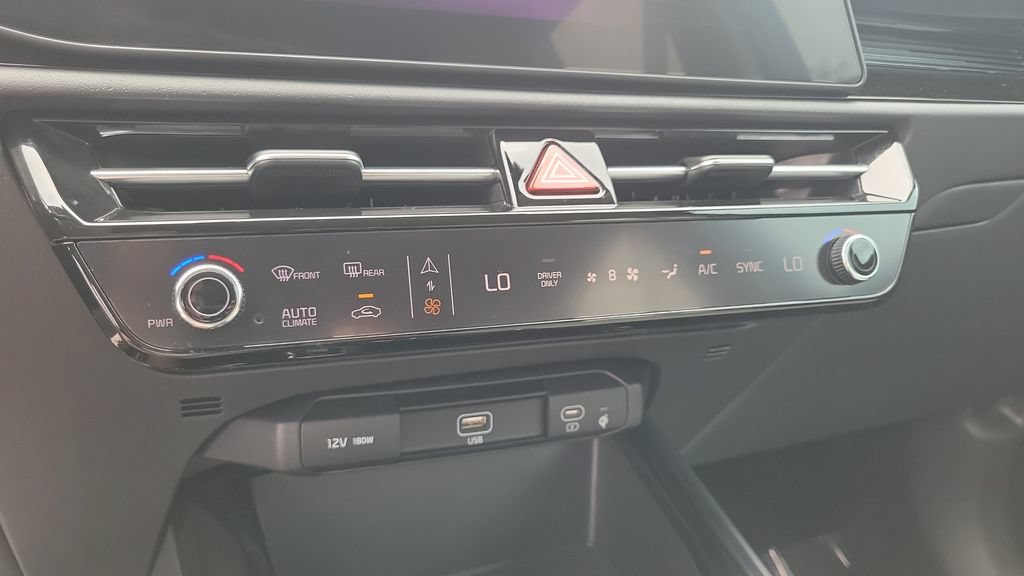Used 2025 Kia Niro EX FWD image 15