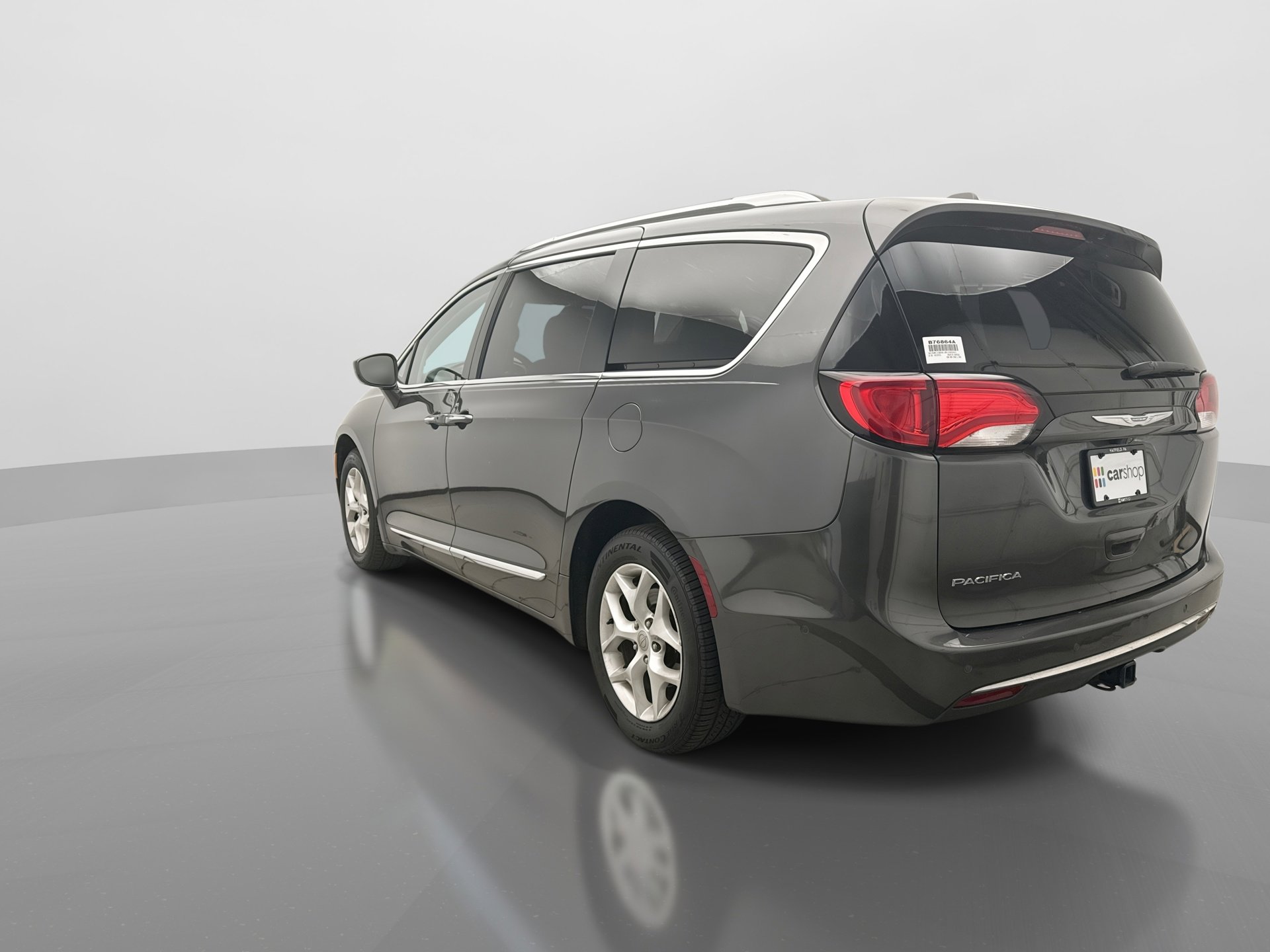 Used 2018 Chrysler Pacifica Touring-L Plus FWD image 2