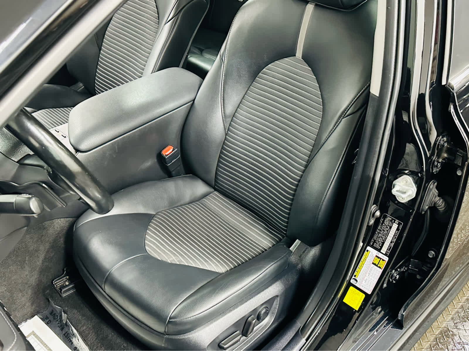 Used 2023 Toyota Camry SE image 21