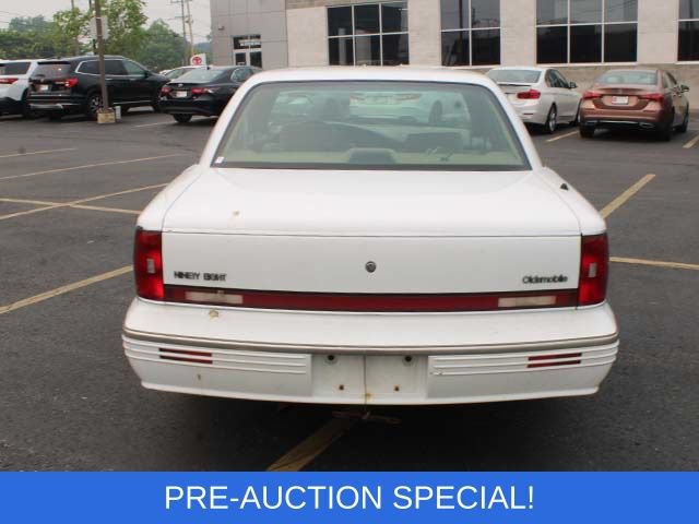 Used 1994 Oldsmobile Ninety-Eight Regency FWD image 6