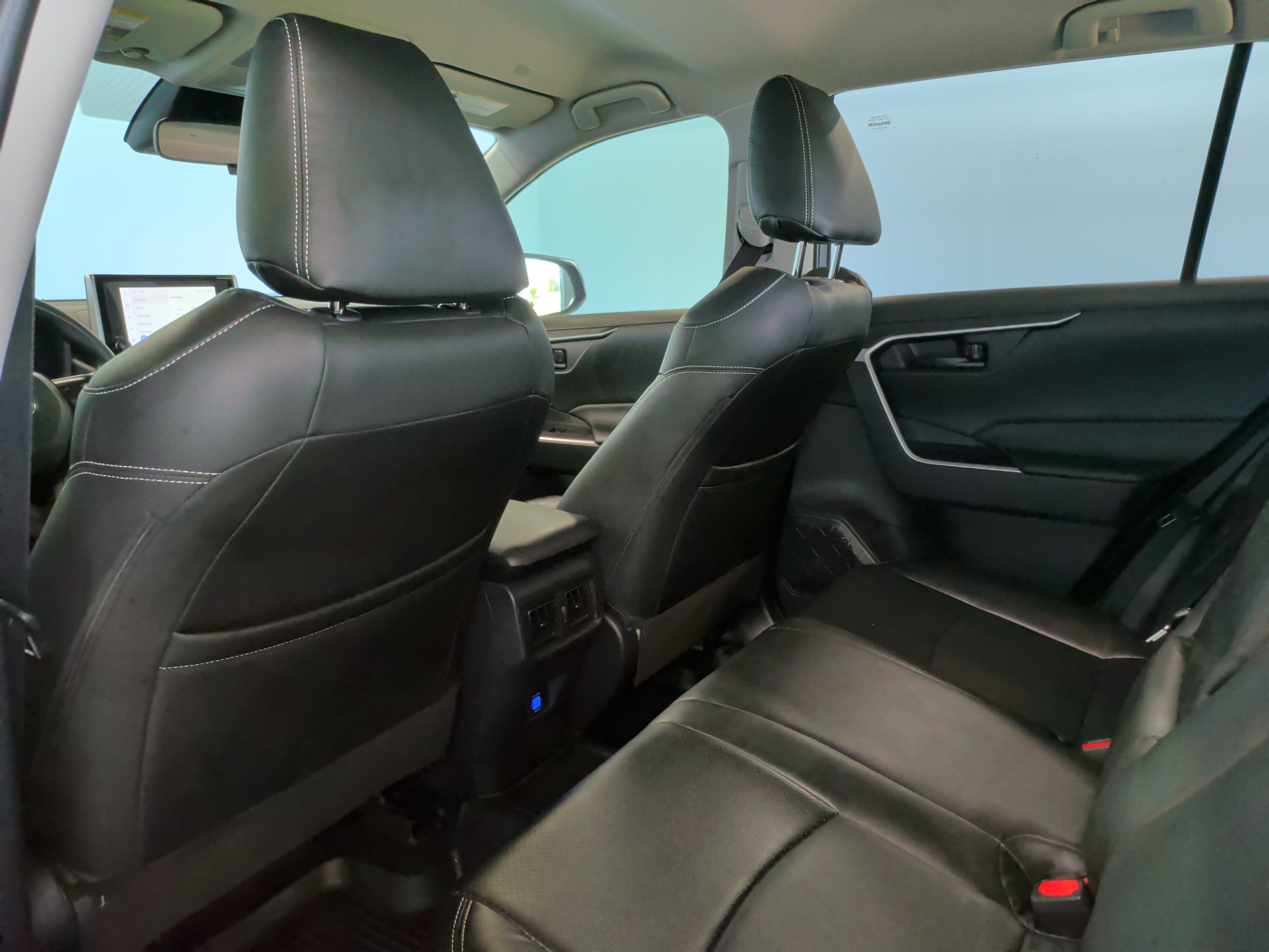 Certified 2025 Toyota RAV4 LE AWD/4WD image 28