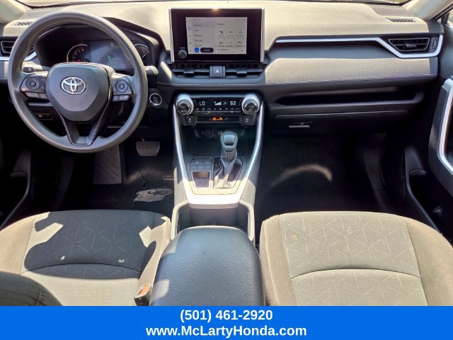 Used 2025 Toyota RAV4 XLE FWD image 12
