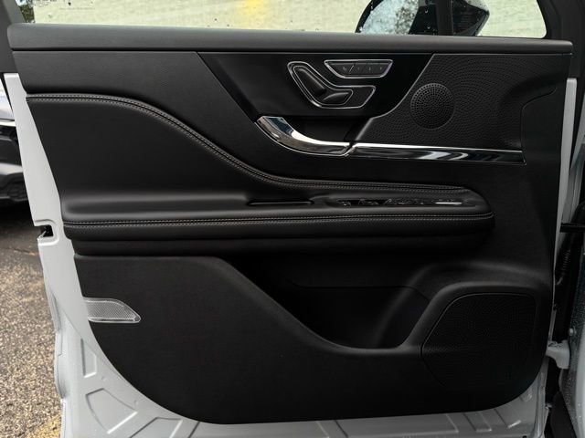 Certified 2022 Lincoln Corsair Reserve w/ Equipment Group 201A image 13