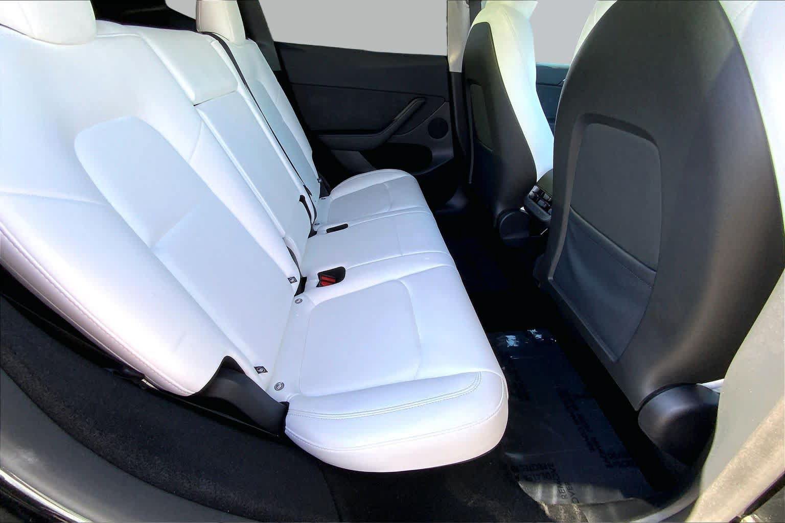 Used 2024 Tesla Model Y Long Range AWD/4WD image 18