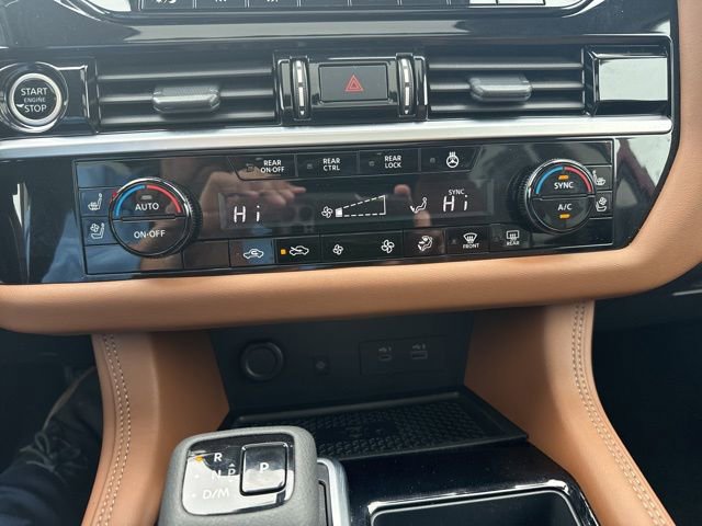 Used 2024 Nissan Pathfinder Platinum w/ Black Appearance Package image 9