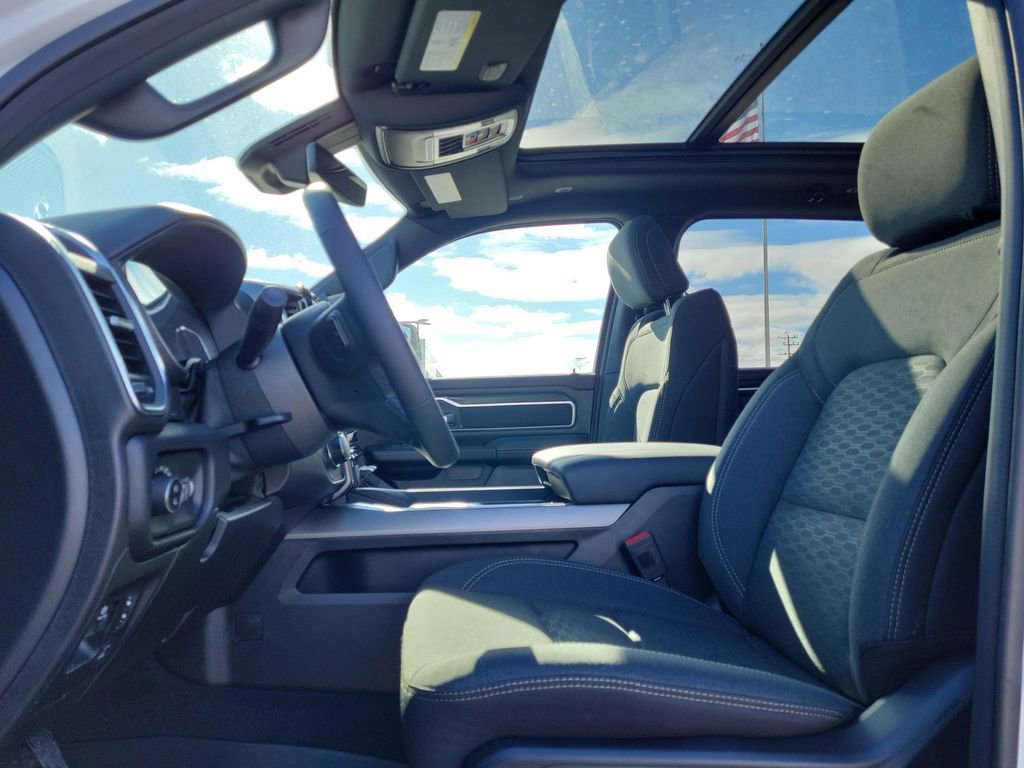 New 2026 RAM 1500 4x4 Crew Cab image 21