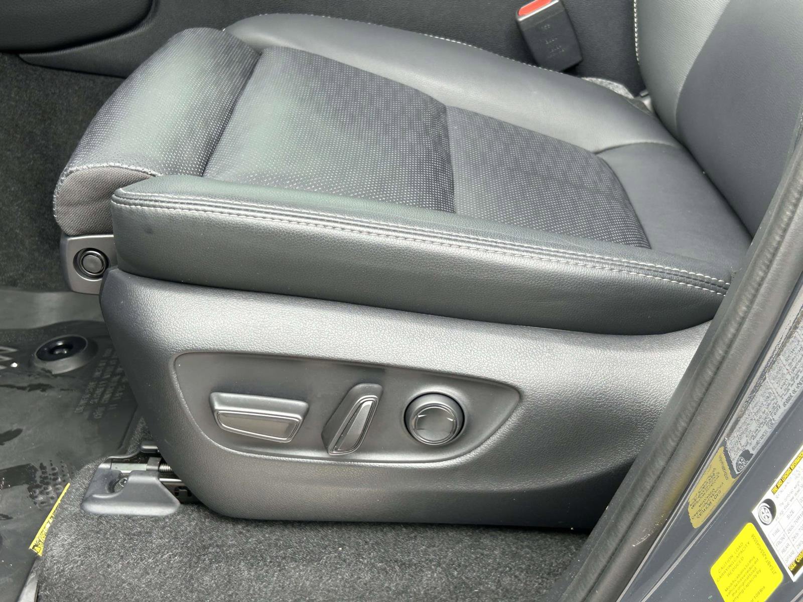 Used 2025 Toyota Land Cruiser w/ Premium Package image 18