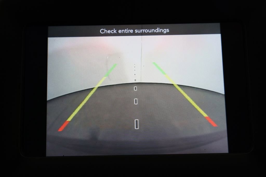 Used 2020 Jeep Cherokee Latitude Plus w/ Comfort/Convenience Group image 37