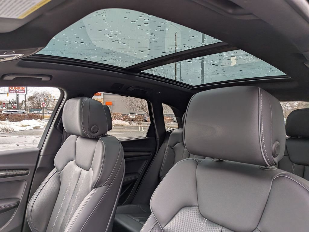 Used 2024 Audi SQ5 Prestige w/ Prestige Package image 20