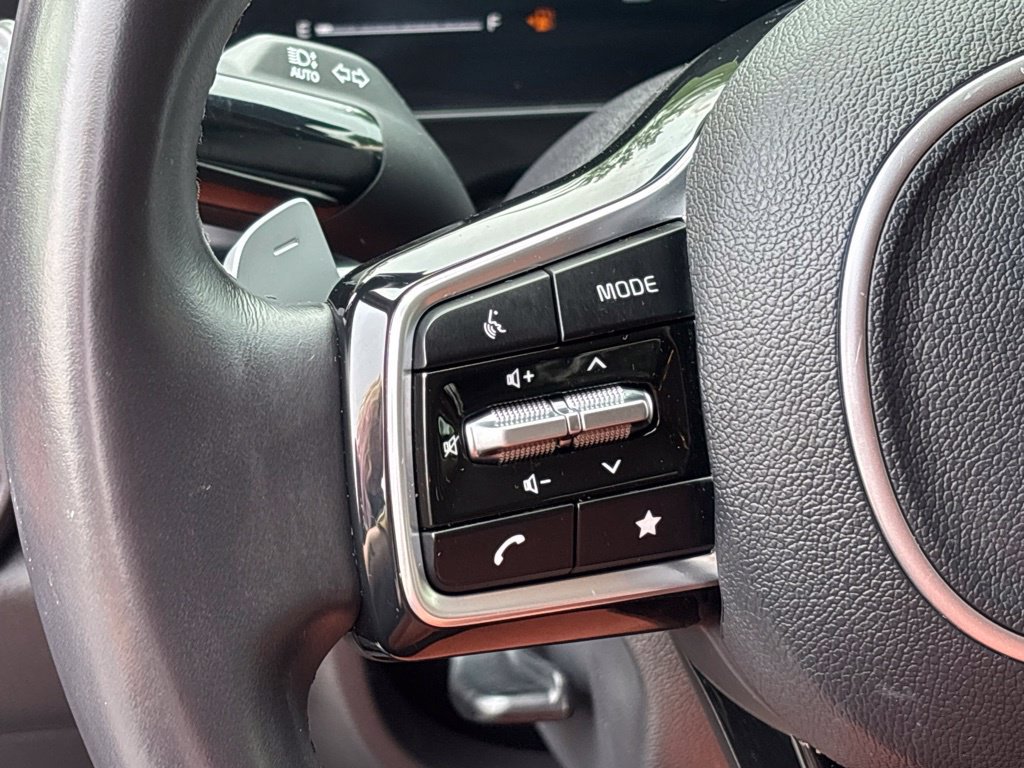 Certified 2025 Kia Carnival EX FWD image 28
