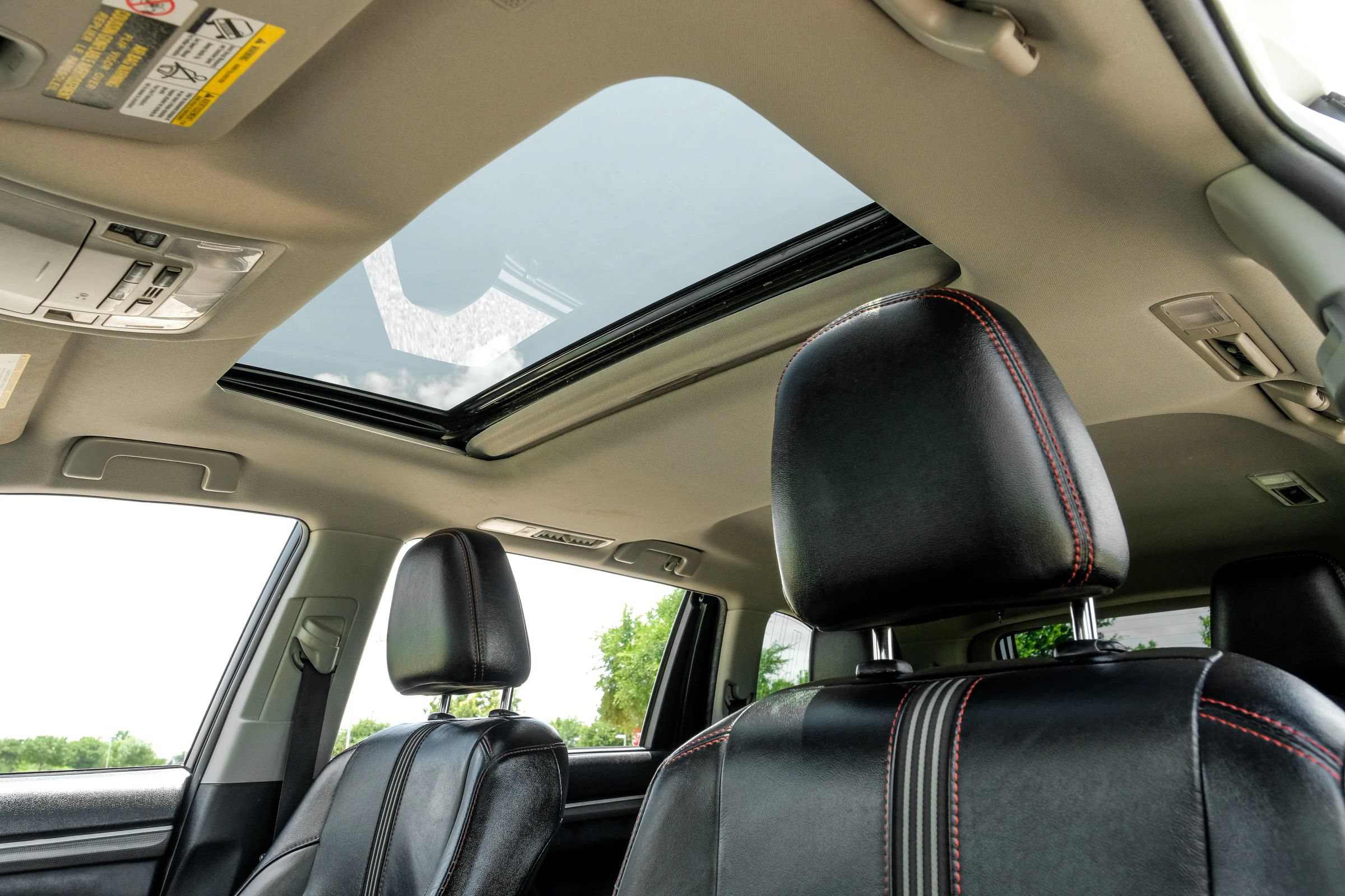 Used 2019 Toyota Highlander SE AWD/4WD image 5
