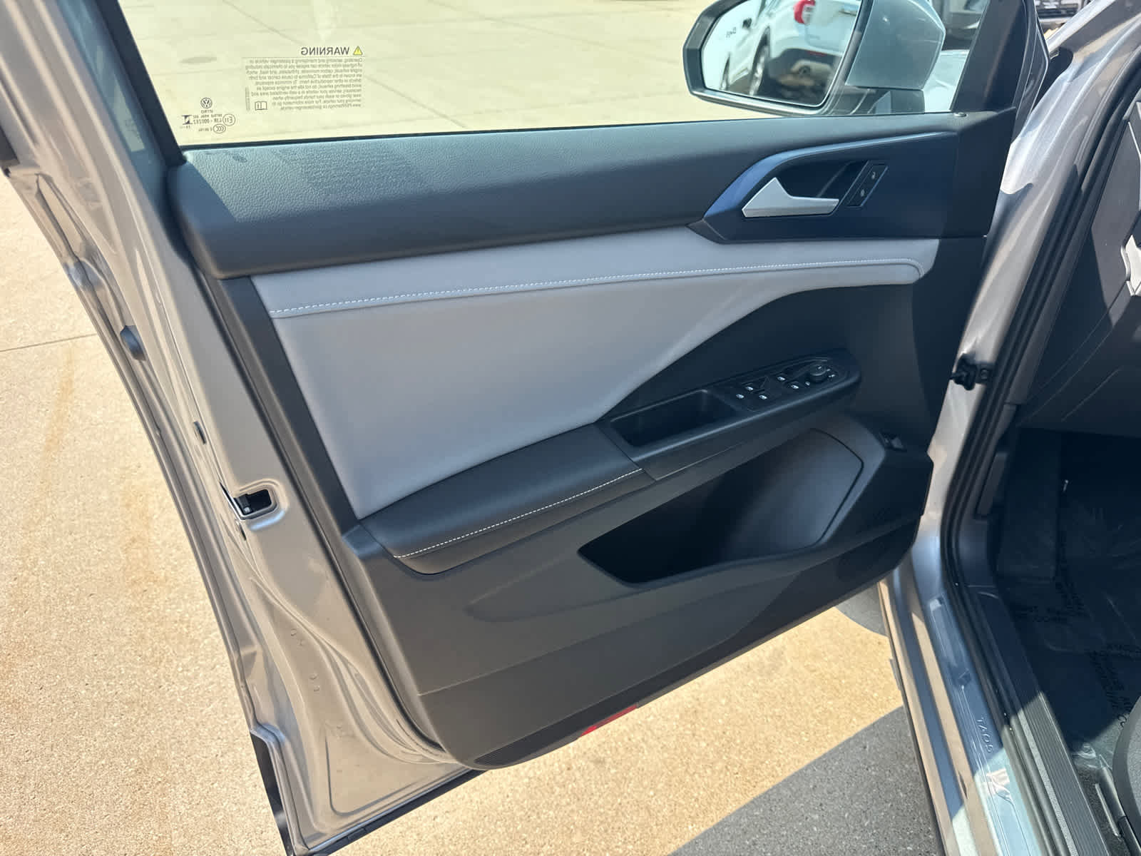 Certified 2024 Volkswagen Taos SE image 22