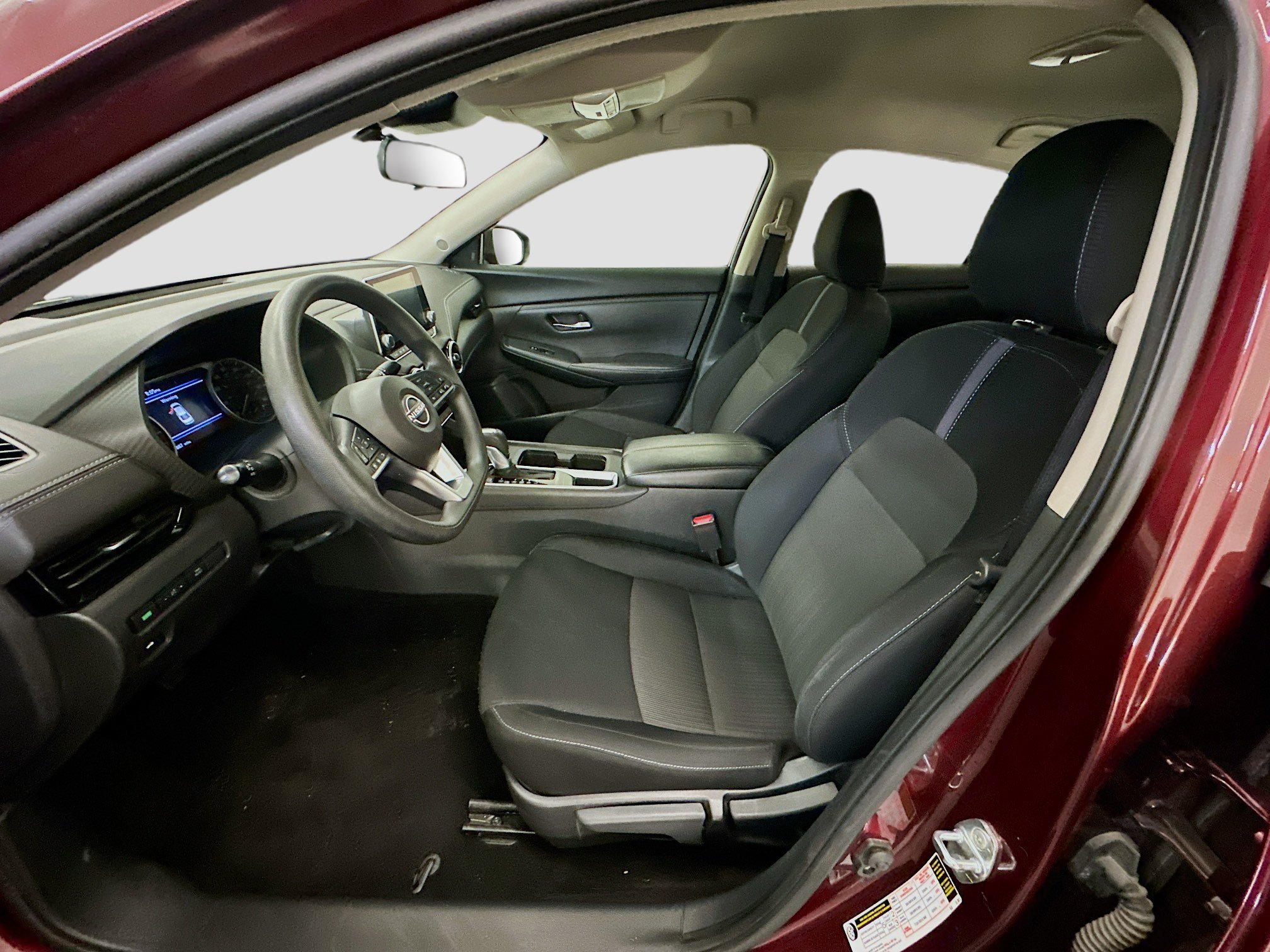 Used 2024 Nissan Sentra SV FWD image 13