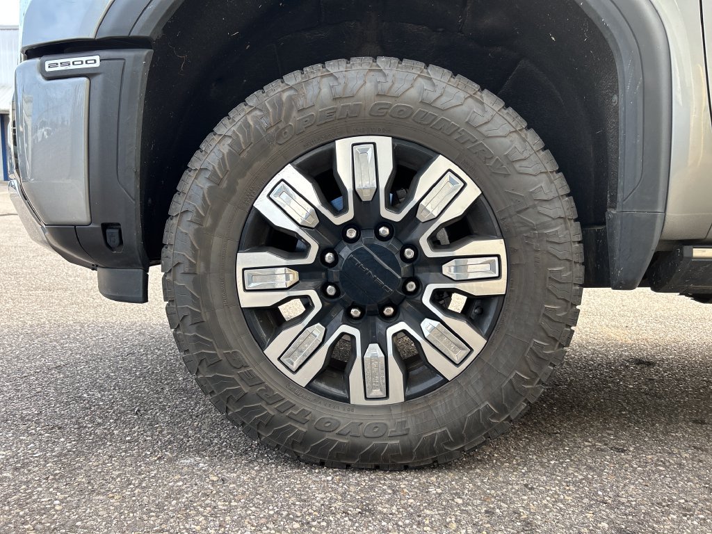 Used 2024 GMC Sierra 2500 Denali w/ Denali Reserve Package AWD/4WD image 7