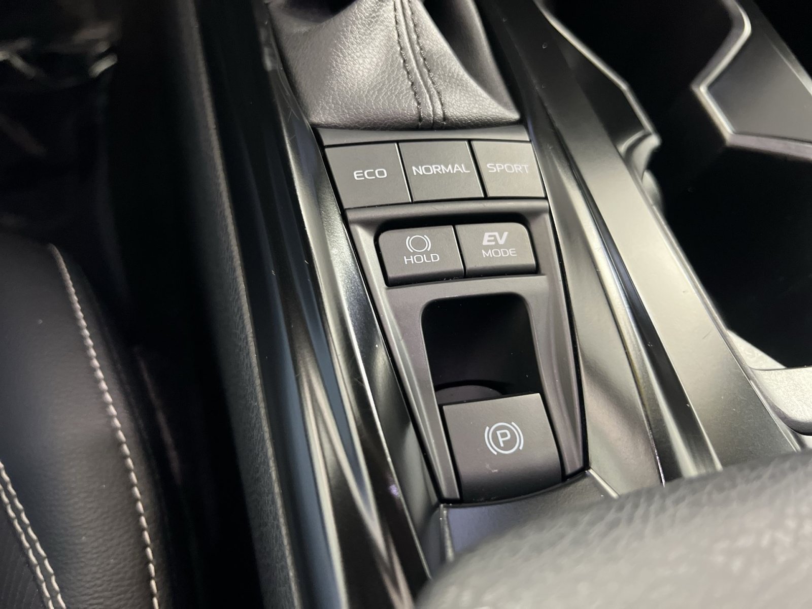 Used 2026 Toyota Camry SE FWD image 32