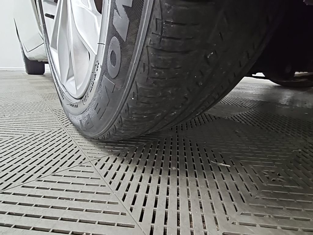 Used 2020 Chevrolet Malibu LT FWD image 44