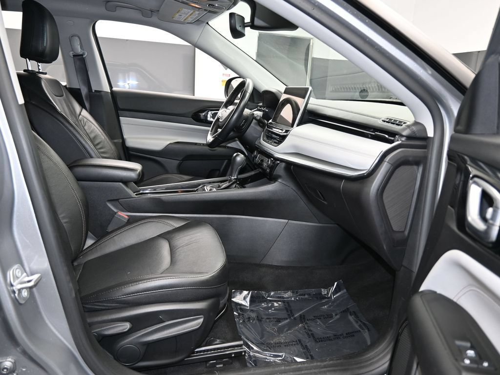 Used 2022 Jeep Compass Limited w/ Sun and Sound Group AWD/4WD image 42