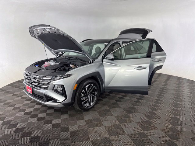 Used 2025 Hyundai Tucson Limited FWD image 10