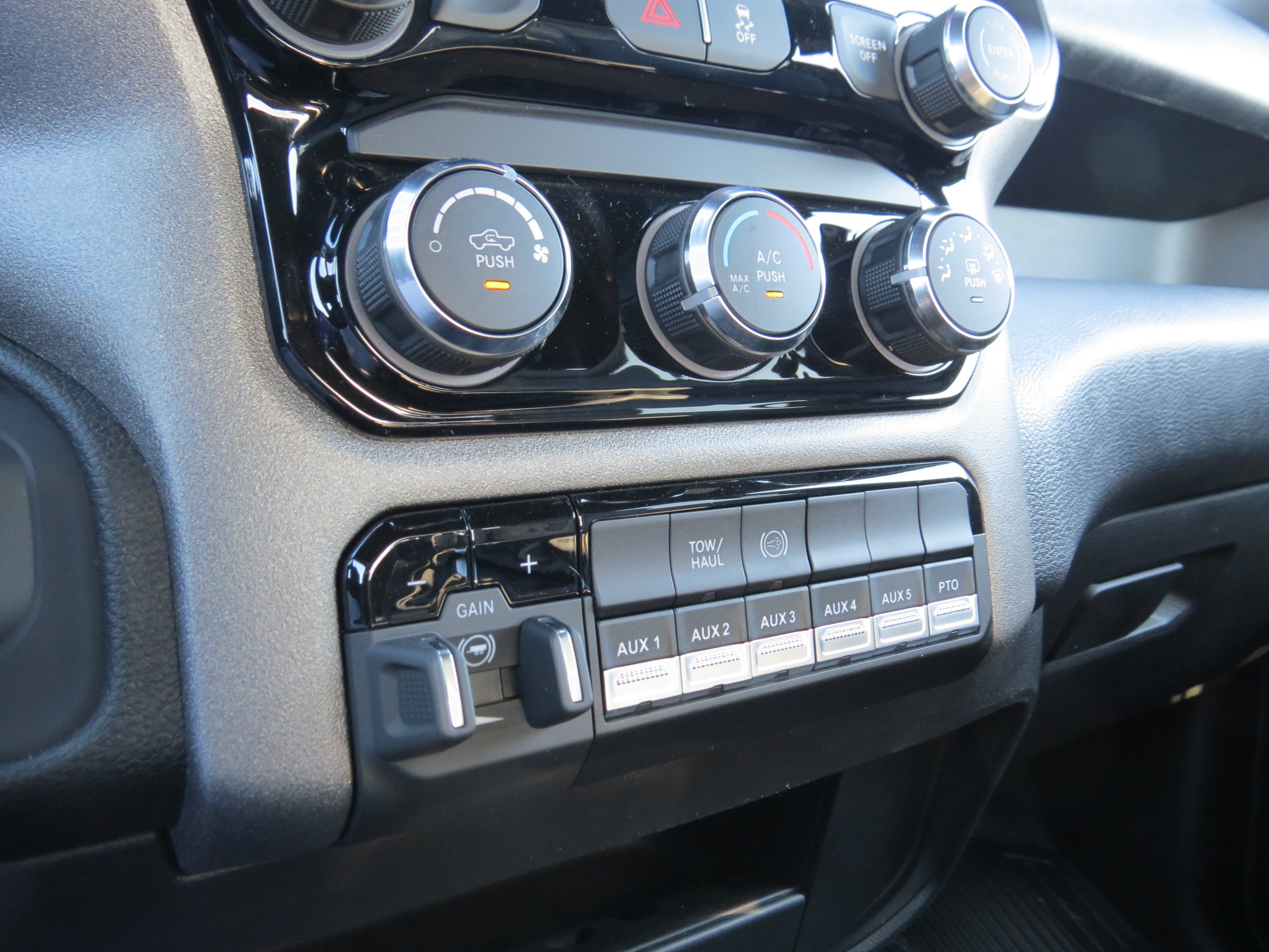 New 2026 RAM 3500 Tradesman w/ Chrome Appearance Group AWD/4WD image 26