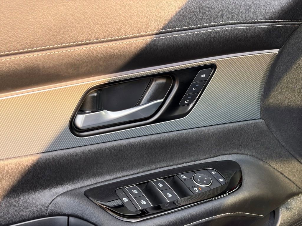 Certified 2025 Nissan Murano SL AWD/4WD image 13
