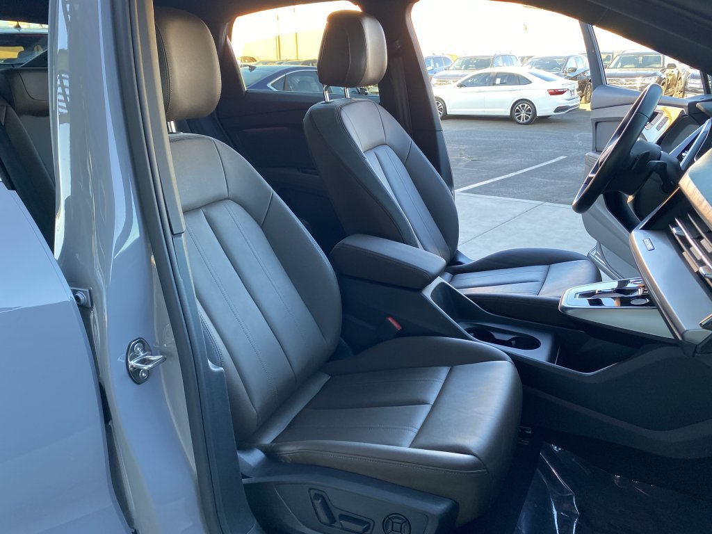 Used 2023 Audi Q4 e-tron Prestige image 19