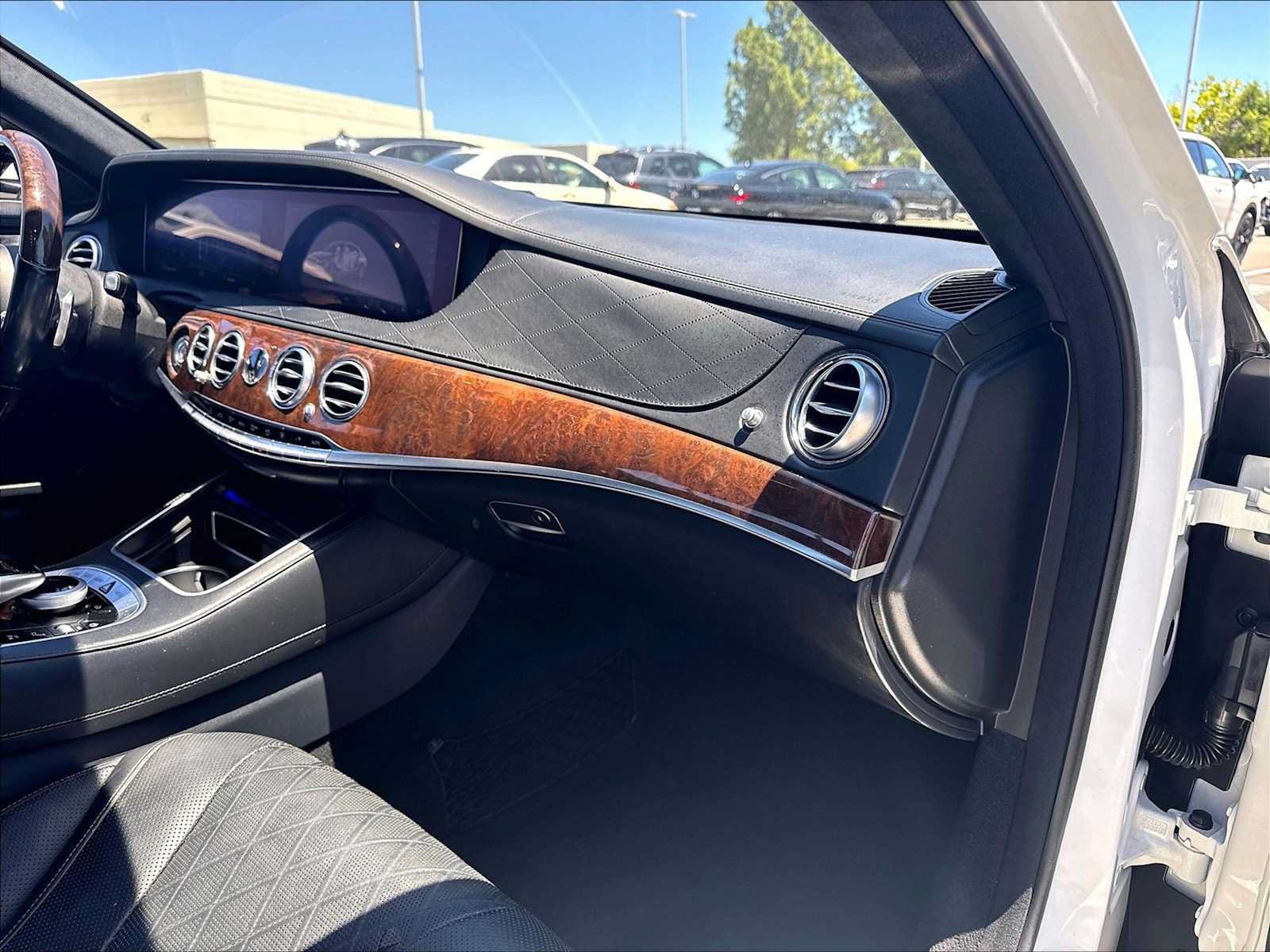 Used 2018 Mercedes-Benz S 560 Sedan image 18
