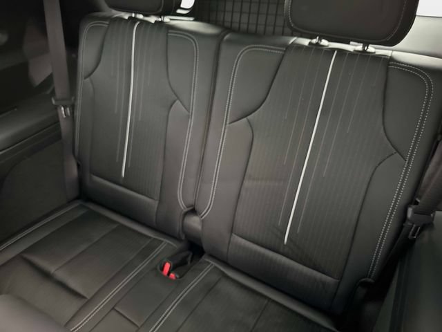 New 2026 Cadillac Vistiq Luxury w/ LPO, Floor Liner Package AWD/4WD image 12