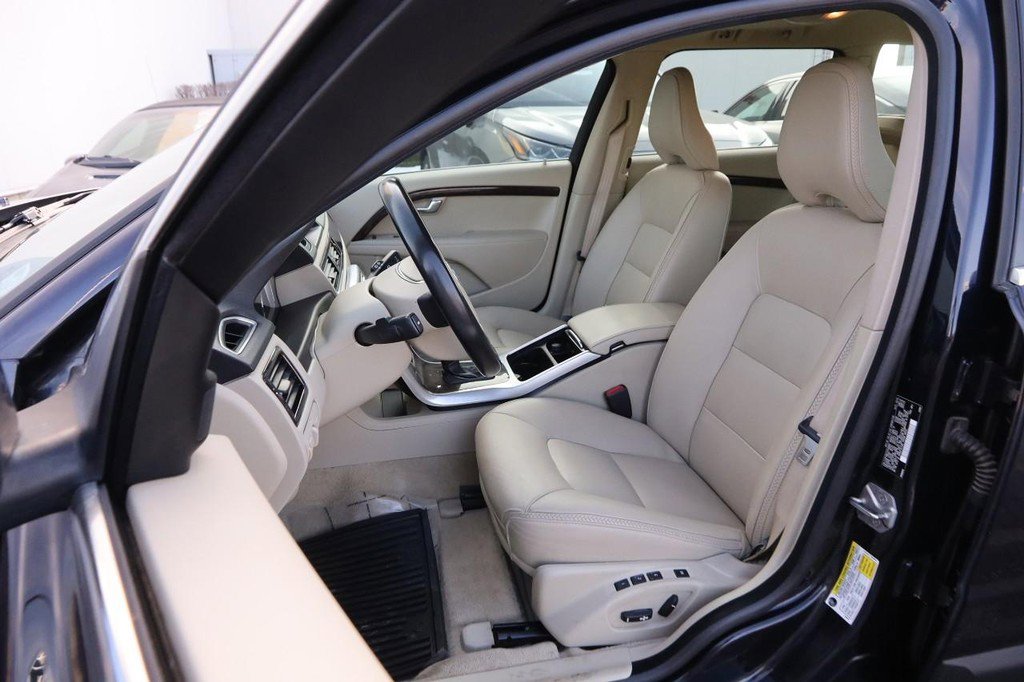 Used 2016 Volvo XC70 T5 Premier w/ Proximity Package image 10