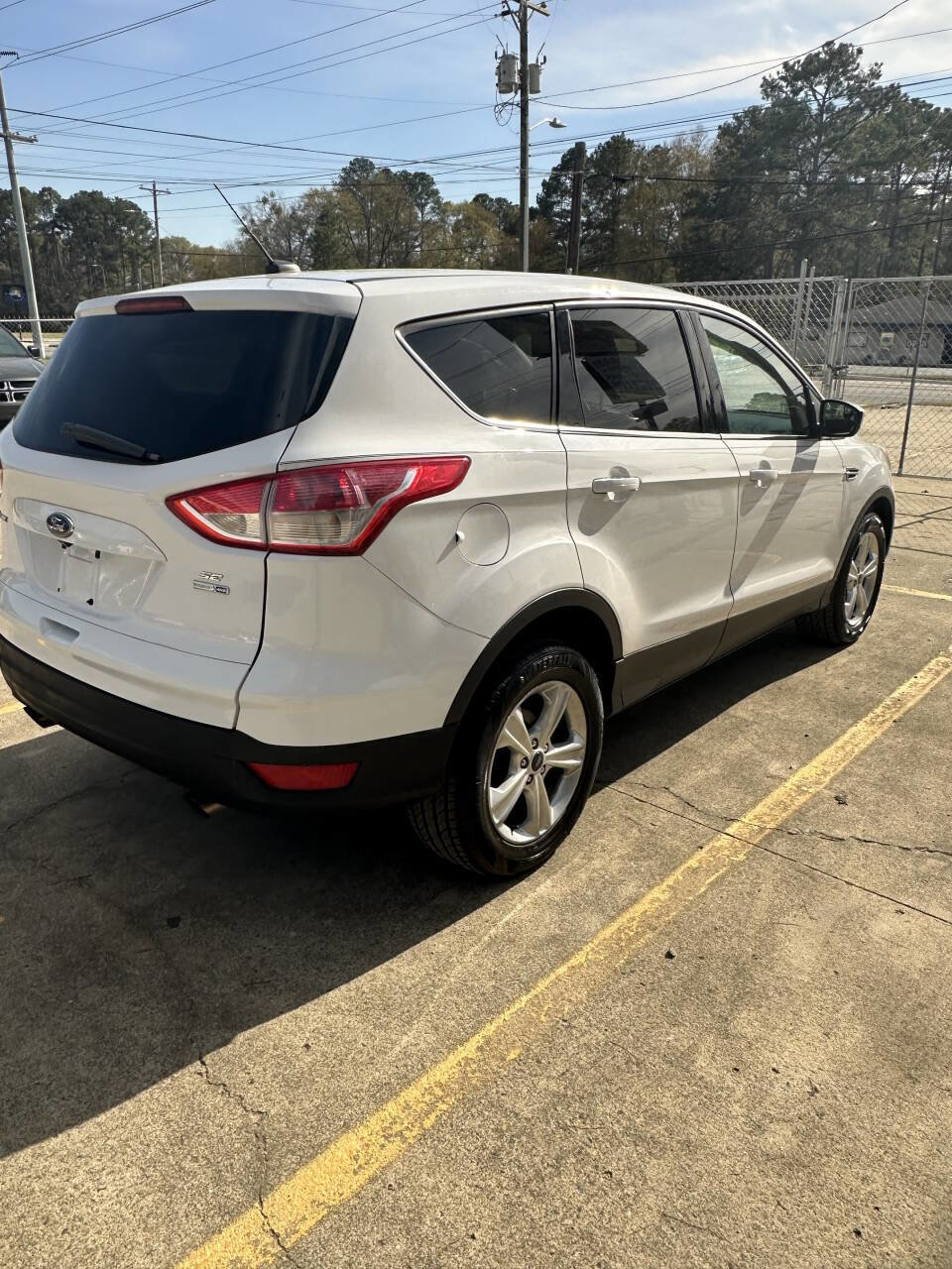 Used 2015 Ford Escape SE image 4